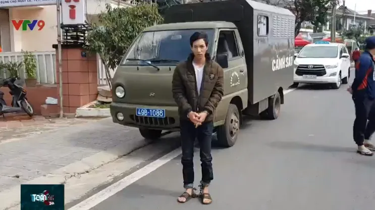Bắt 2 đối tượng cướp giật điện thoại của du khách nước ngoài - Ảnh 1. Bắt 2 đối tượng cướp giật điện thoại của du khách nước ngoài - Ảnh 1.