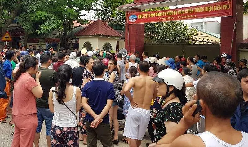 Khống chế kịp thời đám cháy sát trường mầm non có 300 cháu đang nghỉ trưa - Ảnh 1.