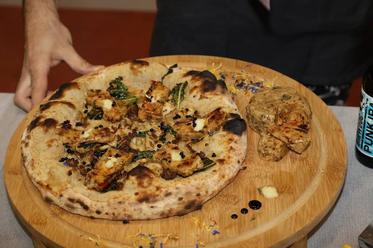 Giải vô địch làm bánh pizza thế giới - Ảnh 1.