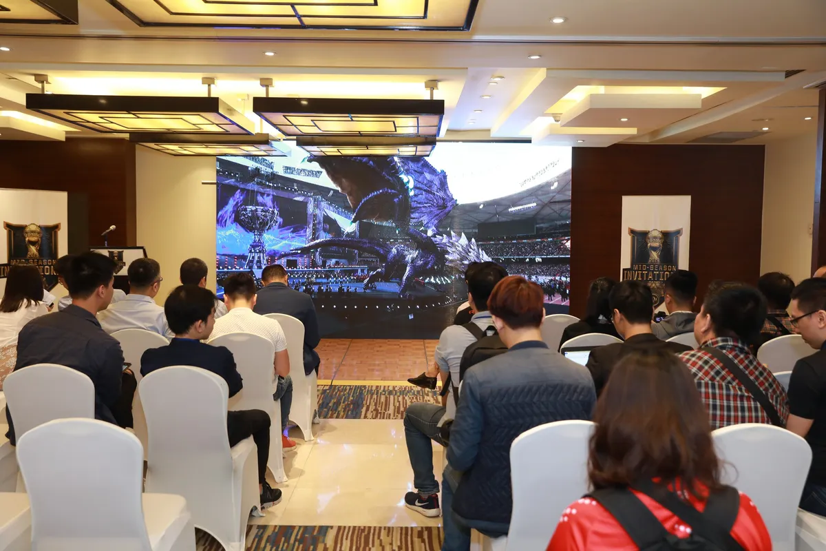 Hà Nội lần đầu tiên đăng cai tổ chức Giải Thể thao điện tử quy mô quốc tế Mid-Season Invitational - Ảnh 1. Hà Nội lần đầu tiên đăng cai tổ chức Giải Thể thao điện tử quy mô quốc tế Mid-Season Invitational - Ảnh 1.