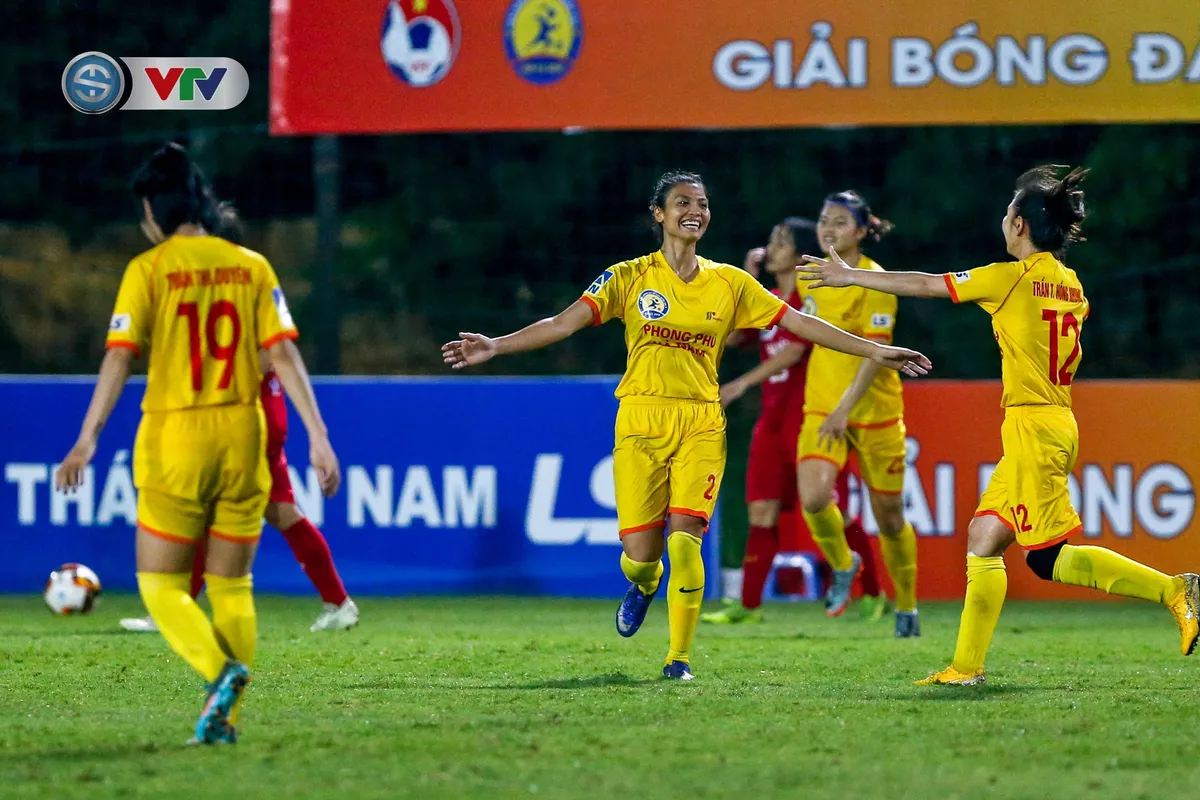 ẢNH: Thắng tối thiểu Hà Nội, Phong Phú Hà Nam vô địch giải Nữ Cúp Quốc gia - Ảnh 14. ẢNH: Thắng tối thiểu Hà Nội, Phong Phú Hà Nam vô địch giải Nữ Cúp Quốc gia - Ảnh 14.