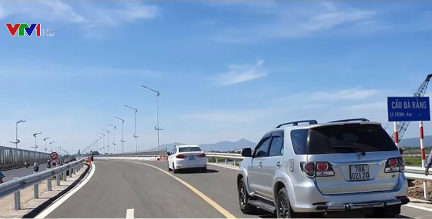 Th&ocirc;ng xe cầu Đ&agrave; Rằng mới - Ảnh 1.