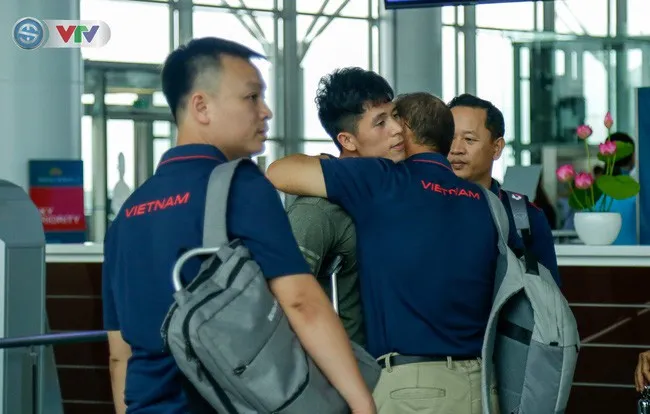 HLV CLB Hà Nội: Đình Trọng rất buồn vì lỡ SEA Games 30 - Ảnh 2. HLV CLB Hà Nội: Đình Trọng rất buồn vì lỡ SEA Games 30 - Ảnh 2.