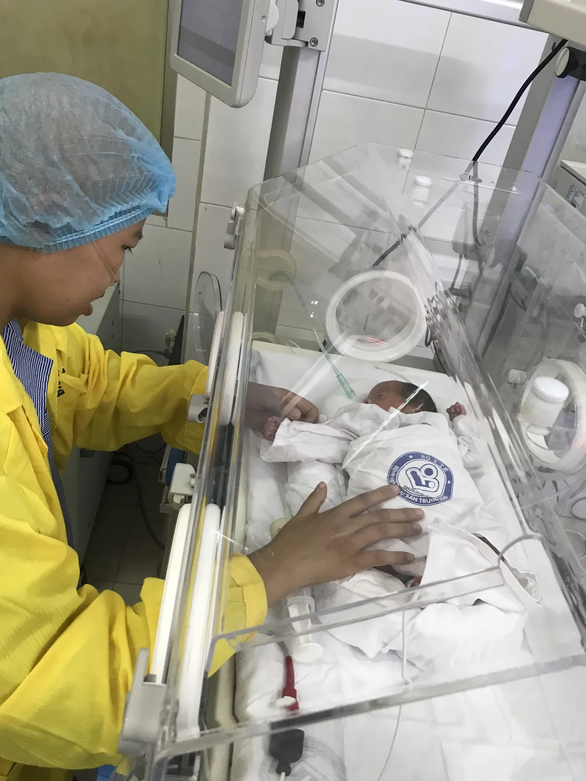 Mẹ con sản phụ ung thư vú giai đoạn cuối đã được gặp nhau - Ảnh 3.