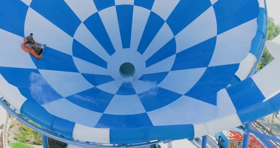 Si&ecirc;u ống trượt nước lớn nhất thế giới được mở tại Benidorm - Ảnh 2.