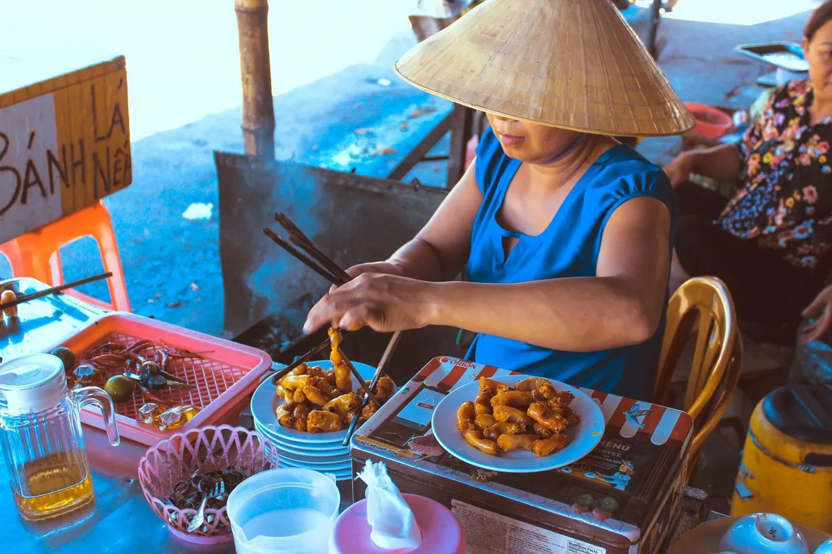 Nuông chiều khẩu vị bản thân, người tiêu dùng liệu có đang vô tình tiếp tay cho thực phẩm bẩn? - Ảnh 2.