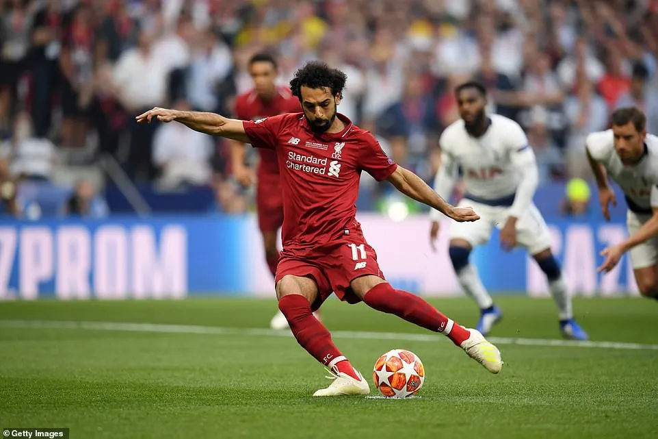 Vì sao trọng tài không sử dụng VAR khi cho Liverpool hưởng phạt đền? - Ảnh 2. Vì sao trọng tài không sử dụng VAR khi cho Liverpool hưởng phạt đền? - Ảnh 2.