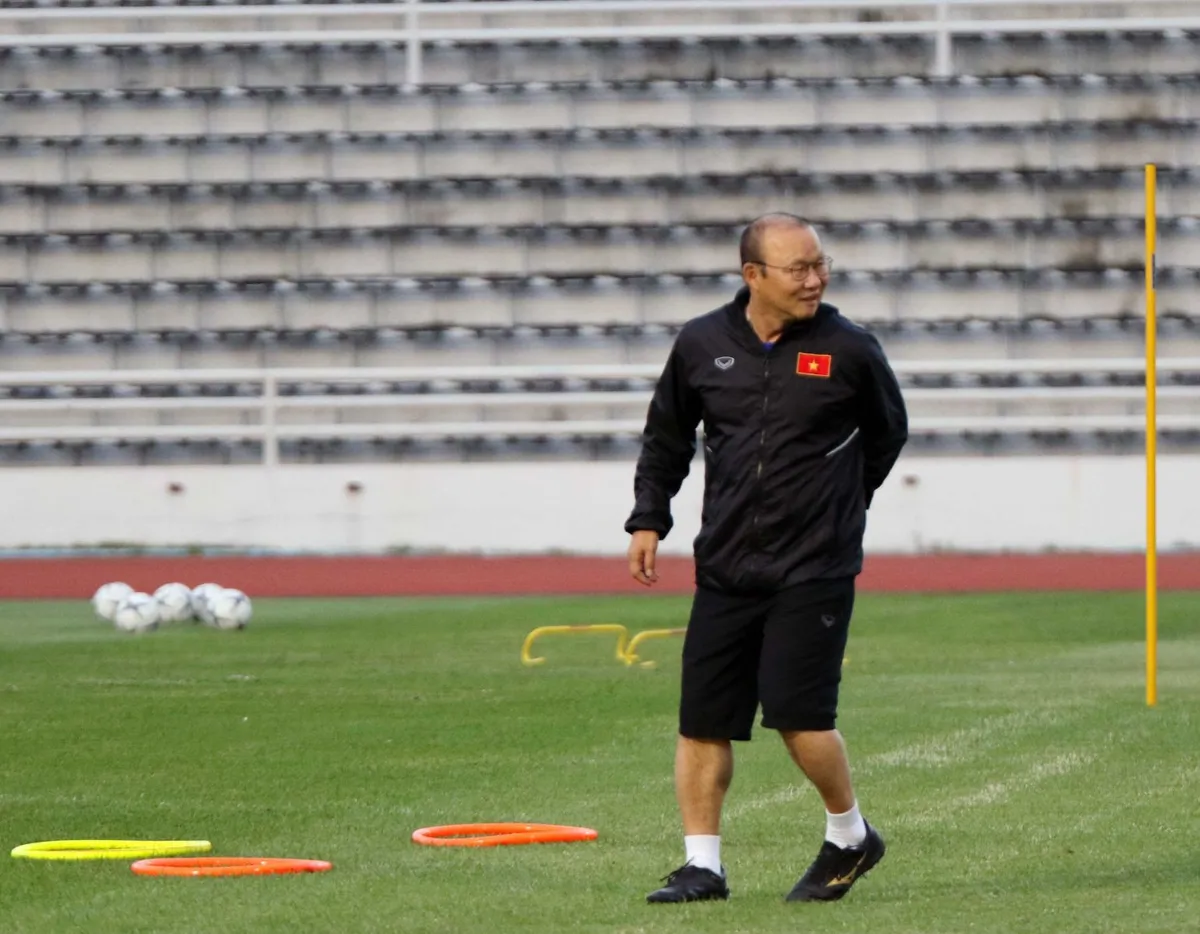 Buổi tập đầu tiên của ĐT Việt Nam tại Buriram: Khởi động nhẹ nhàng cho Kings Cup 2019 - Ảnh 5. Buổi tập đầu tiên của ĐT Việt Nam tại Buriram: Khởi động nhẹ nhàng cho Kings Cup 2019 - Ảnh 5.