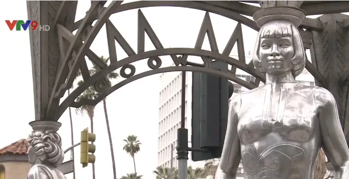 Tượng Marilyn Monroe bị trộm khỏi Đại lộ Danh vọng Hollywood - Ảnh 2. Tượng Marilyn Monroe bị trộm khỏi Đại lộ Danh vọng Hollywood - Ảnh 2.