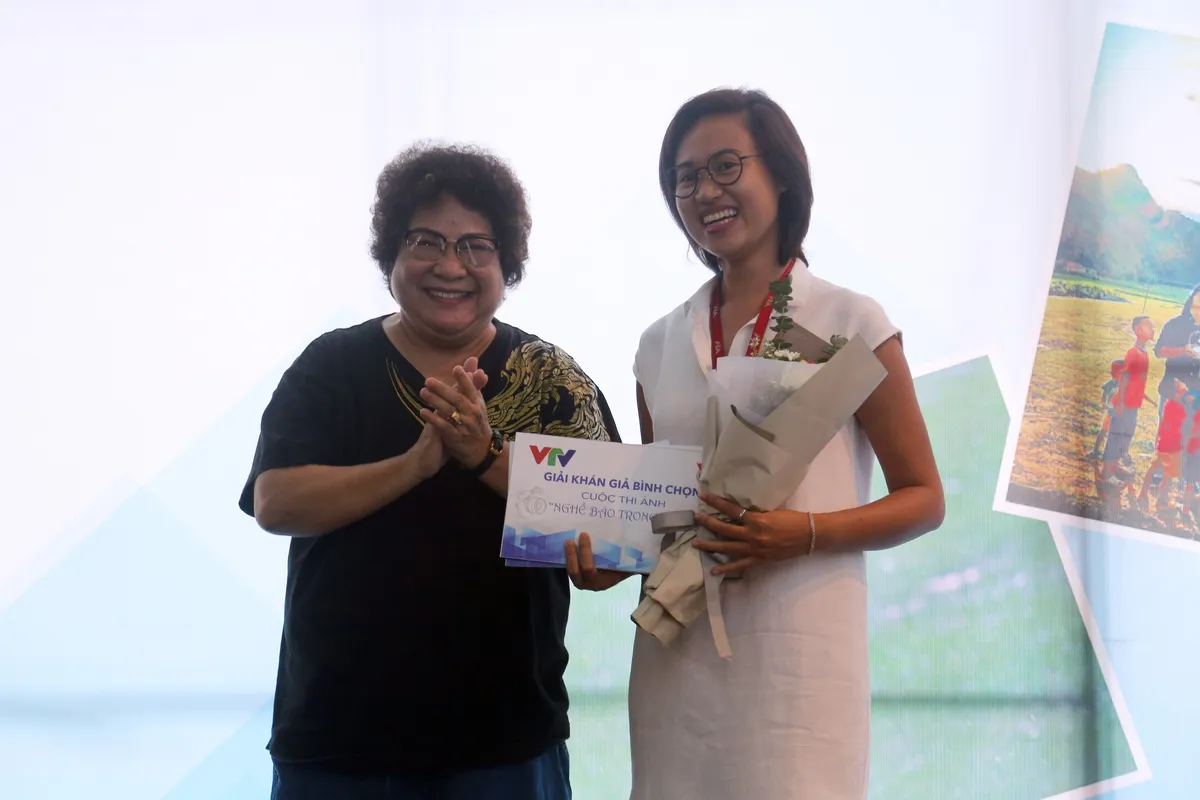 Chiêm ngưỡng các tác phẩm xuất sắc tại cuộc thi ảnh Nghề báo trong tôi là... - Ảnh 37. Chiêm ngưỡng các tác phẩm xuất sắc tại cuộc thi ảnh Nghề báo trong tôi là... - Ảnh 37.