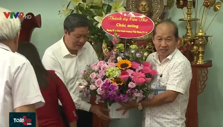 Nhiều tình cảm dành cho người làm báo tại kênh Truyền hình quốc gia VTV9 Cần Thơ, TP.HCM - Ảnh 3. Nhiều tình cảm dành cho người làm báo tại kênh Truyền hình quốc gia VTV9 Cần Thơ, TP.HCM - Ảnh 3.