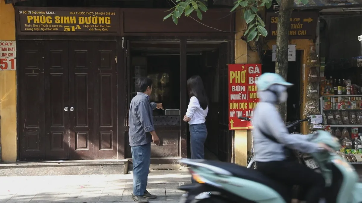 H&agrave; Nội xưa qua những biển hiệu nhuốm m&agrave;u thời gian - Ảnh 1.