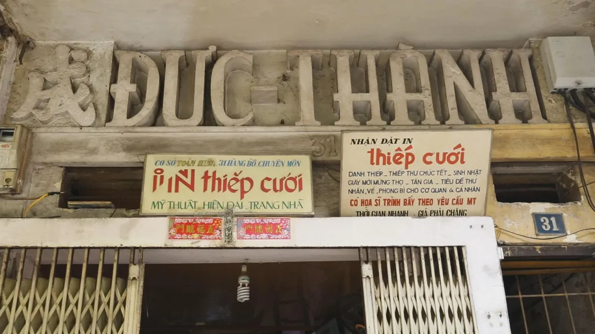 H&agrave; Nội xưa qua những biển hiệu nhuốm m&agrave;u thời gian - Ảnh 3.