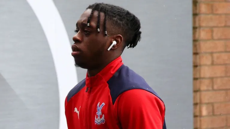 Palace gật đầu, Man Utd nắm chắc trong tay hậu vệ phải mới với 50 triệu Bảng - Ảnh 1. Palace gật đầu, Man Utd nắm chắc trong tay hậu vệ phải mới với 50 triệu Bảng - Ảnh 1.