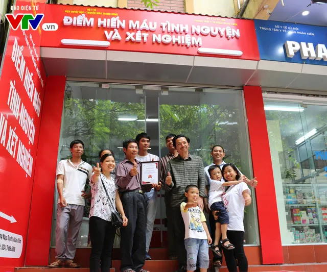 Ngày Gia đình Vỉệt Nam: Cả nhà cùng nhau đi hiến máu - Ảnh 4. Ngày Gia đình Vỉệt Nam: Cả nhà cùng nhau đi hiến máu - Ảnh 4.