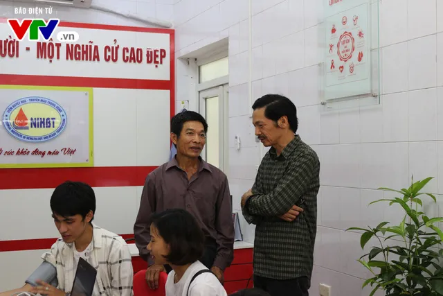 Ngày Gia đình Vỉệt Nam: Cả nhà cùng nhau đi hiến máu - Ảnh 3. Ngày Gia đình Vỉệt Nam: Cả nhà cùng nhau đi hiến máu - Ảnh 3.