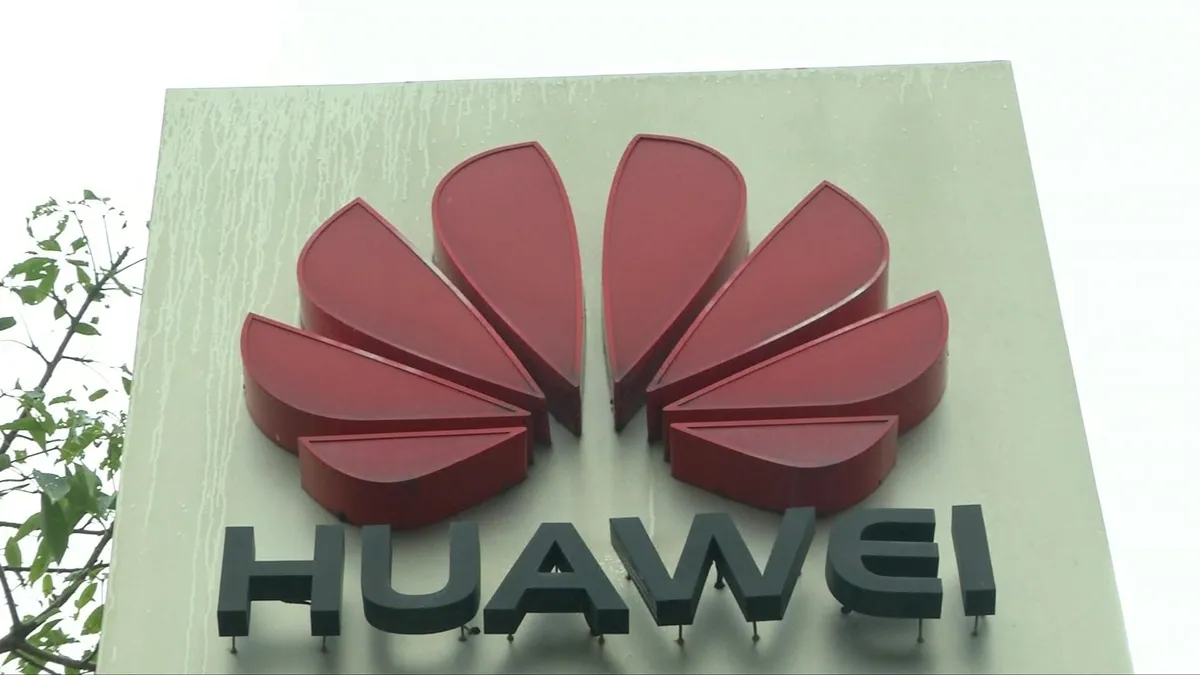 Foxconn tạm dừng dây chuyền sản xuất một số điện thoại Huawei - Ảnh 1. Foxconn tạm dừng dây chuyền sản xuất một số điện thoại Huawei - Ảnh 1.