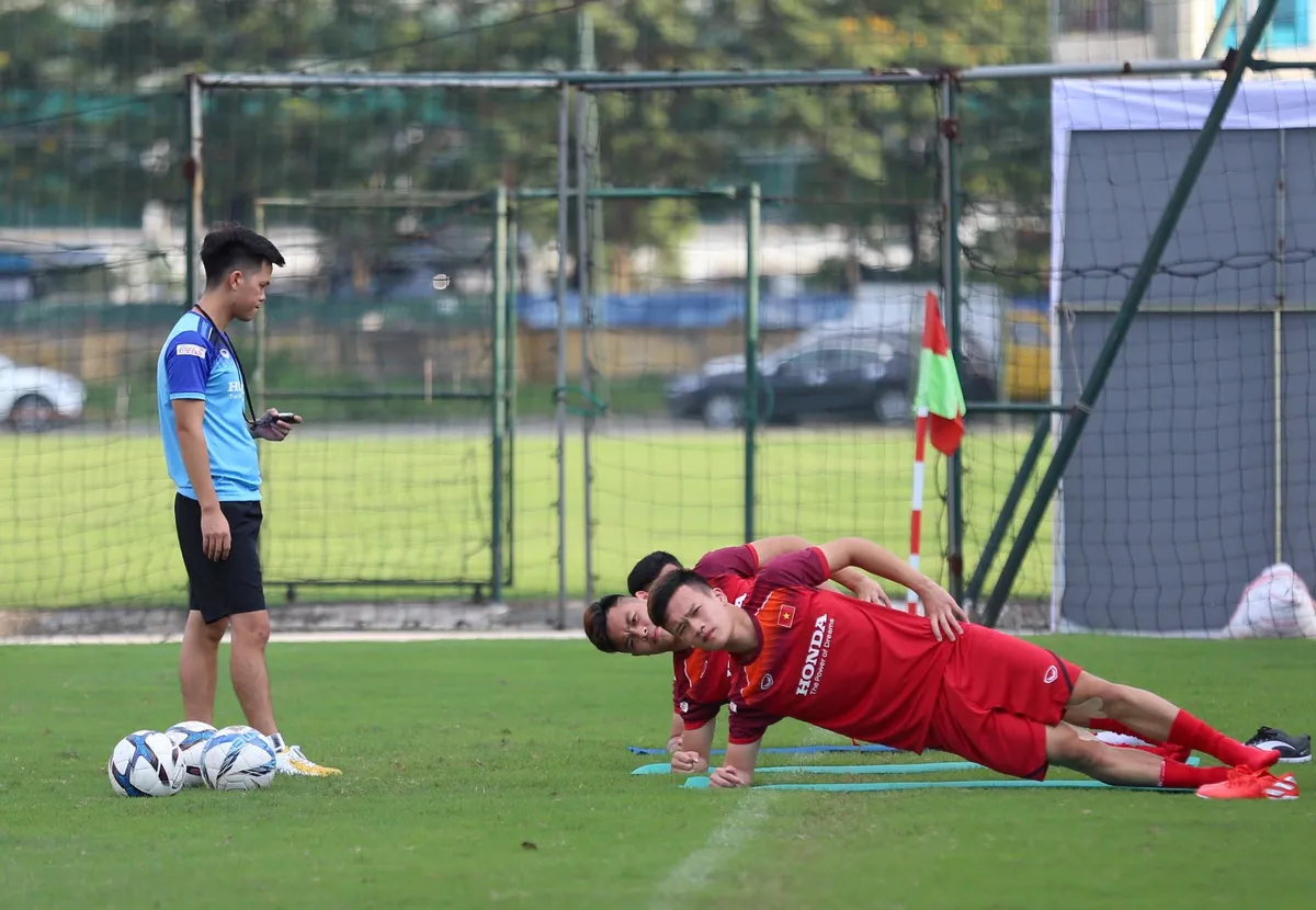 U23 Việt Nam miệt mài tập luyện chờ ngày đọ sức U23 Myanmar - Ảnh 2. U23 Việt Nam miệt mài tập luyện chờ ngày đọ sức U23 Myanmar - Ảnh 2.
