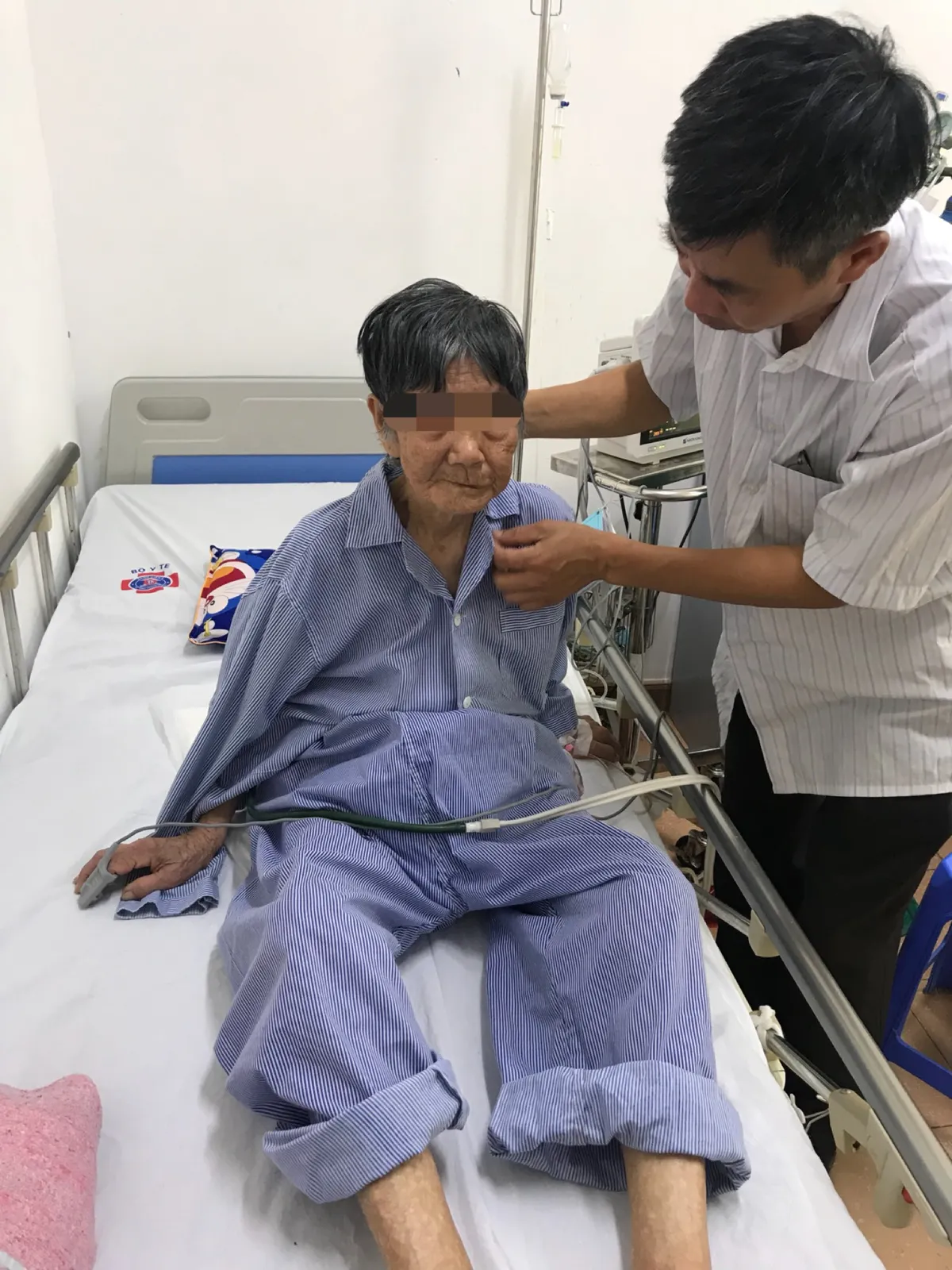 Hy hữu: Ca phẫu thuật ung thư vú cho cụ bà 92 tuổi - Ảnh 2. Hy hữu: Ca phẫu thuật ung thư vú cho cụ bà 92 tuổi - Ảnh 2.