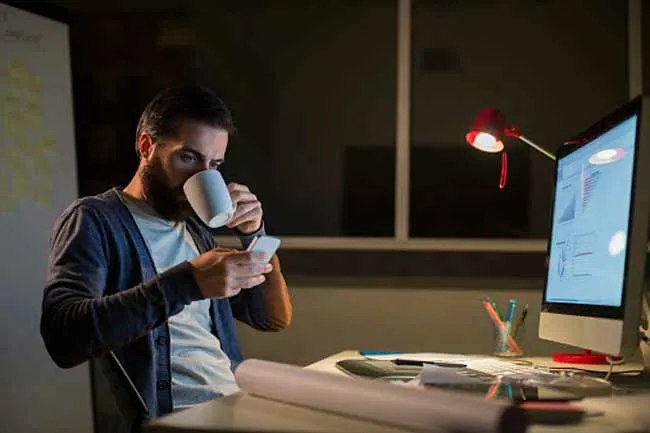 8 việc bạn kh&ocirc;ng n&ecirc;n l&agrave;m sau nửa đ&ecirc;m - Ảnh 3.