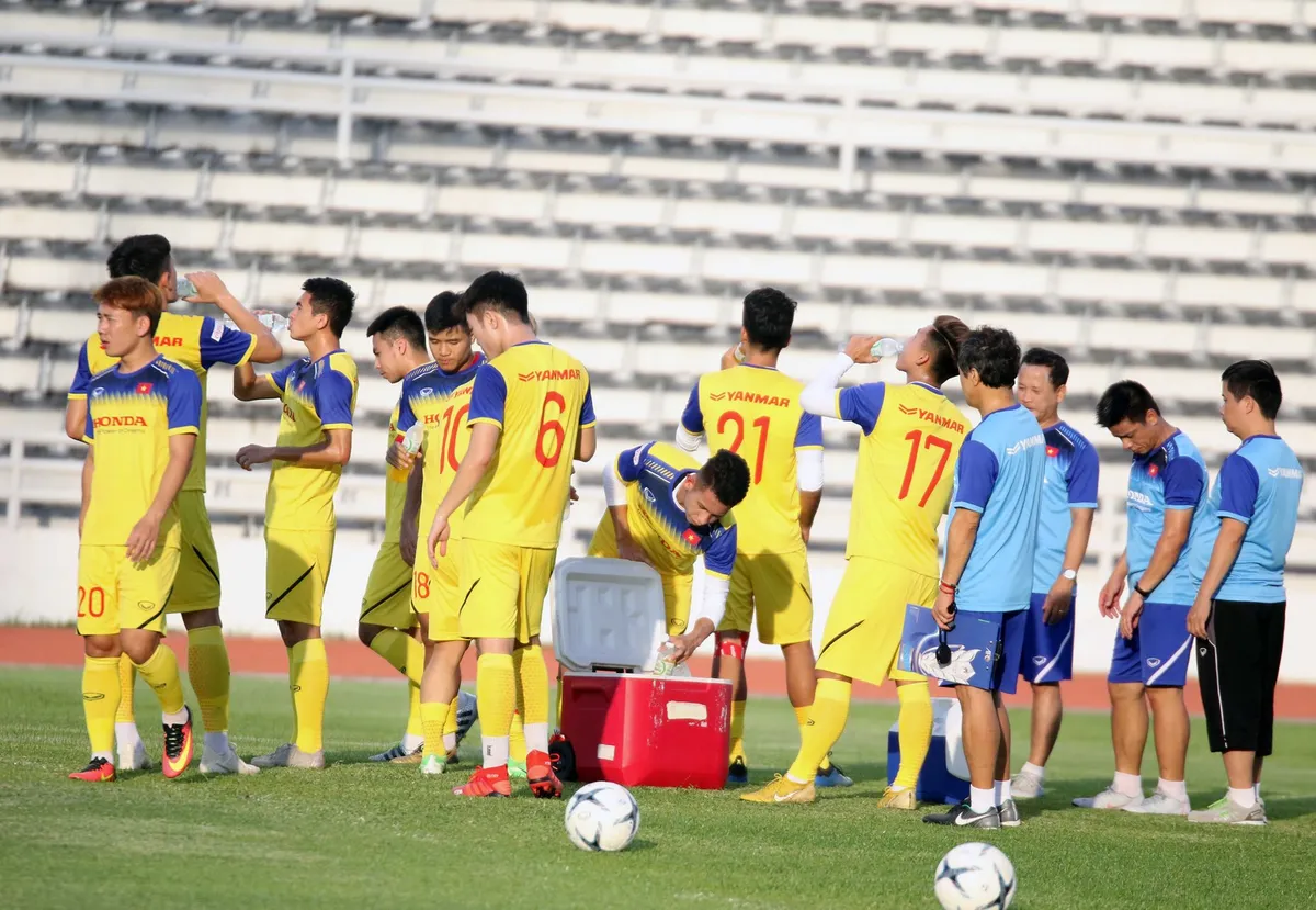 ĐT Việt Nam tập nhẹ, sẵn sàng cho trận chung kết Kings Cup 2019 gặp ĐT Curacao - Ảnh 13. ĐT Việt Nam tập nhẹ, sẵn sàng cho trận chung kết Kings Cup 2019 gặp ĐT Curacao - Ảnh 13.