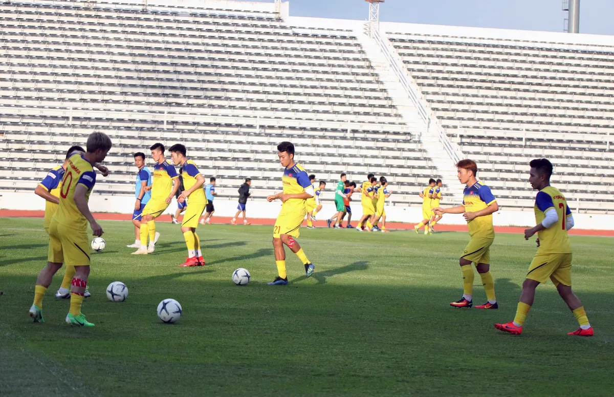 ĐT Việt Nam tập nhẹ, sẵn sàng cho trận chung kết Kings Cup 2019 gặp ĐT Curacao - Ảnh 9. ĐT Việt Nam tập nhẹ, sẵn sàng cho trận chung kết Kings Cup 2019 gặp ĐT Curacao - Ảnh 9.