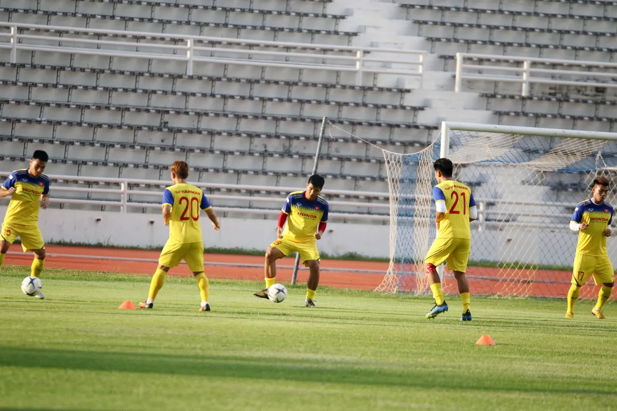 ĐT Việt Nam tập nhẹ, sẵn sàng cho trận chung kết Kings Cup 2019 gặp ĐT Curacao - Ảnh 8. ĐT Việt Nam tập nhẹ, sẵn sàng cho trận chung kết Kings Cup 2019 gặp ĐT Curacao - Ảnh 8.