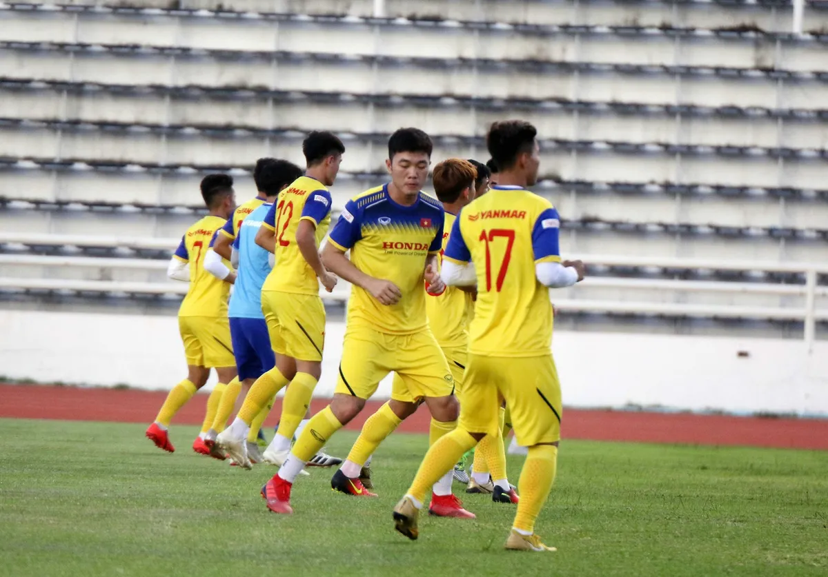 ĐT Việt Nam tập nhẹ, sẵn sàng cho trận chung kết Kings Cup 2019 gặp ĐT Curacao - Ảnh 5. ĐT Việt Nam tập nhẹ, sẵn sàng cho trận chung kết Kings Cup 2019 gặp ĐT Curacao - Ảnh 5.