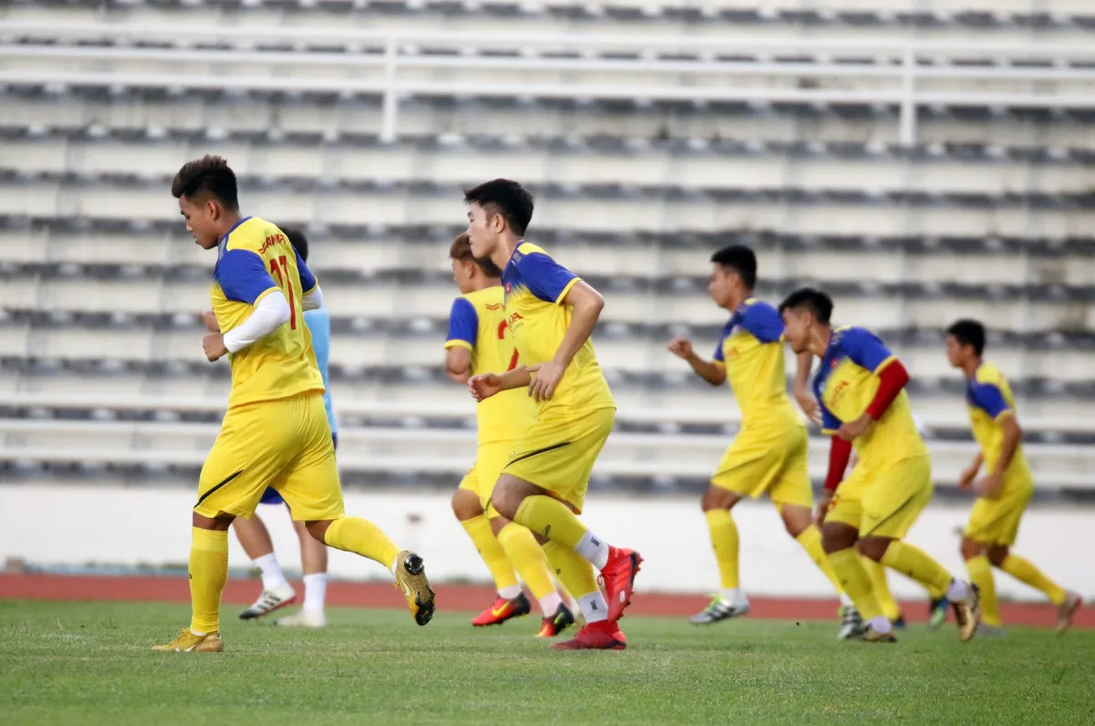 ĐT Việt Nam tập nhẹ, sẵn sàng cho trận chung kết Kings Cup 2019 gặp ĐT Curacao - Ảnh 3. ĐT Việt Nam tập nhẹ, sẵn sàng cho trận chung kết Kings Cup 2019 gặp ĐT Curacao - Ảnh 3.