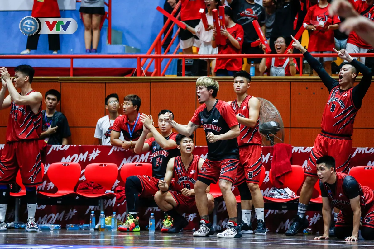 VBA 2019: Thang Long Warriors giành chiến thắng nghẹt thở ở trận derby - Ảnh 4. VBA 2019: Thang Long Warriors giành chiến thắng nghẹt thở ở trận derby - Ảnh 4.