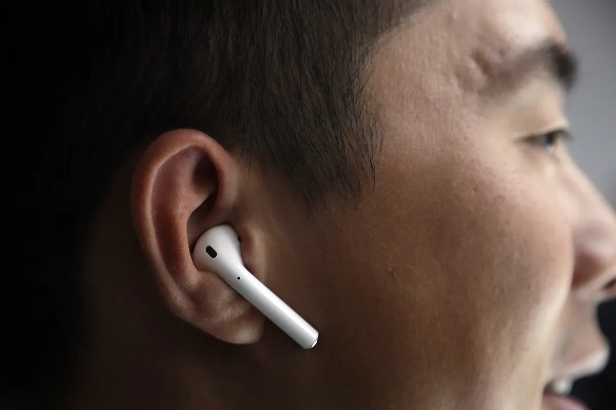 AirPods 3 chống nước có thể trình làng vào cuối năm - Ảnh 1.