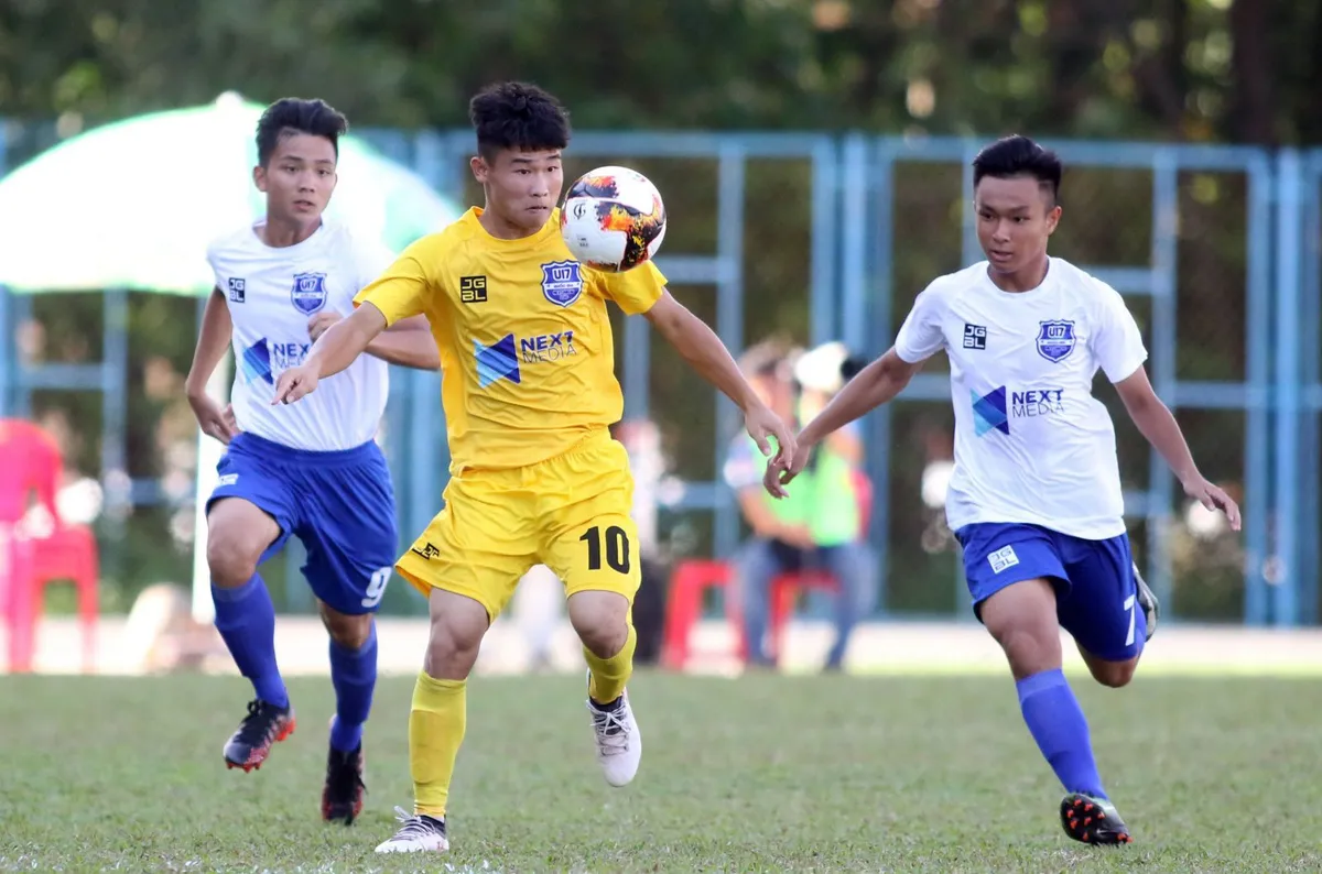 U17 Thanh H&oacute;a đăng quang ng&ocirc;i v&ocirc; địch Giải b&oacute;ng đ&aacute; U17 Quốc gia 2019 - Ảnh 1.