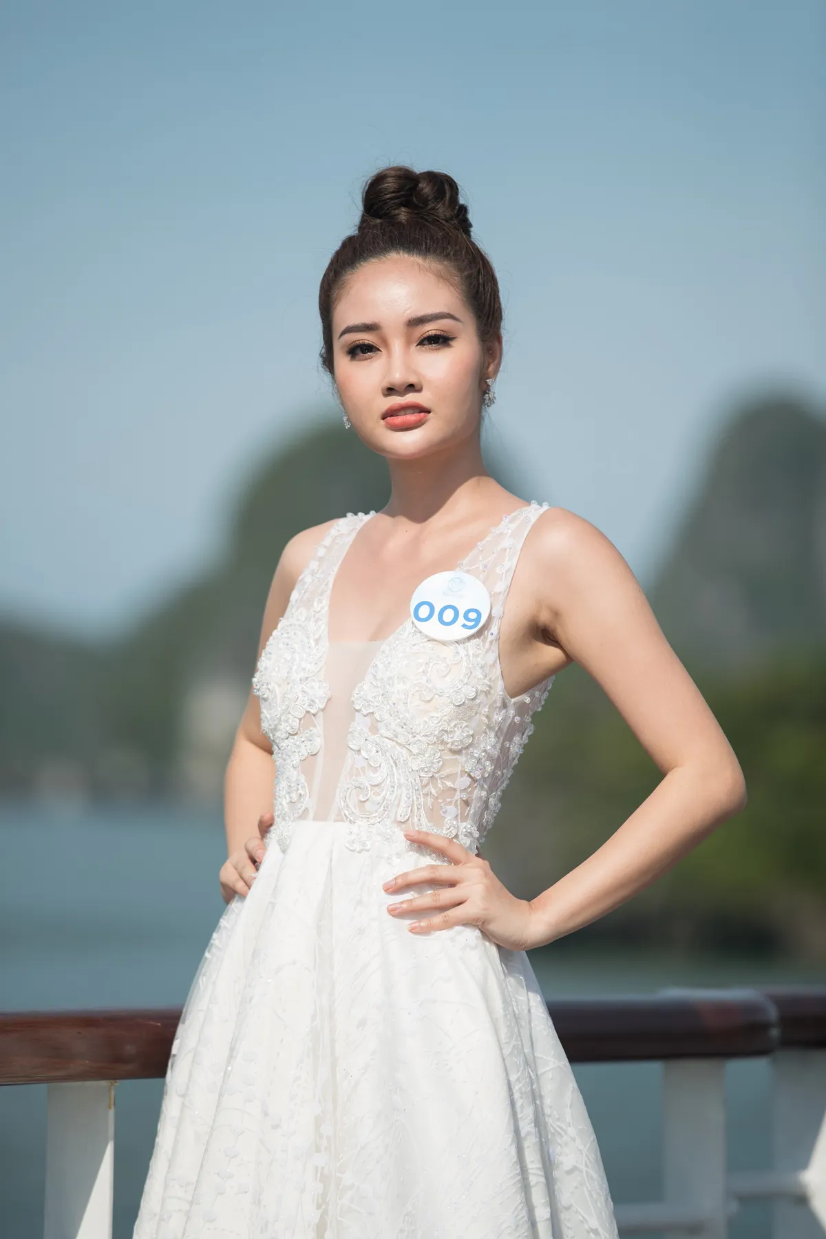 Dàn thí sinh Miss World Vietnam tự tin catwalk trên du thuyền ở Vịnh Hạ Long - Ảnh 9.