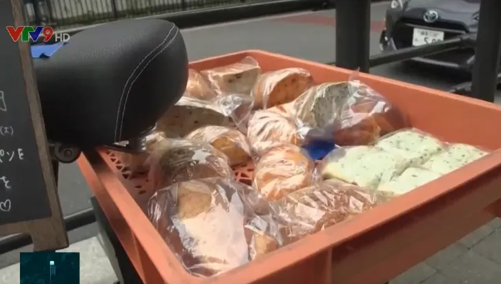 Nhật Bản: Bán bánh mì sắp hết hạn chống lãng phí thực phẩm - Ảnh 2. Nhật Bản: Bán bánh mì sắp hết hạn chống lãng phí thực phẩm - Ảnh 2.