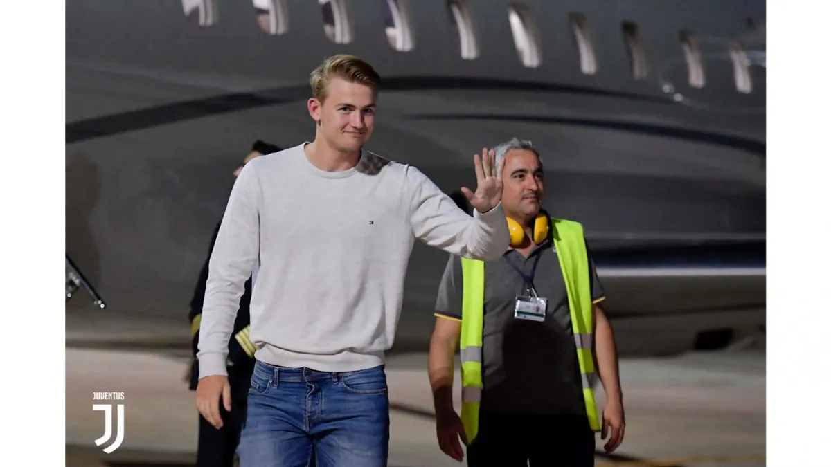 CẬP NHẬT: Matthijs de Ligt tới Juventus kiểm tra y tế - Ảnh 1. CẬP NHẬT: Matthijs de Ligt tới Juventus kiểm tra y tế - Ảnh 1.