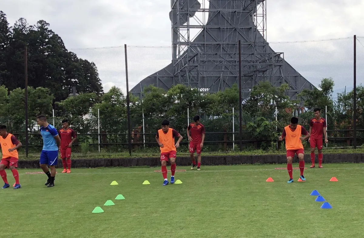 ĐT U18 Việt Nam phục hồi thể lực và chuẩn bị cho trận đấu tập thứ hai tại Gotemba - Ảnh 4.