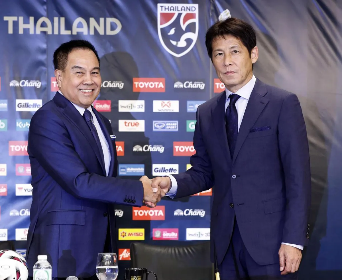 Tân HLV ĐT Thái Lan Akira Nishino sớm chọn 3 cầu thủ sẽ đá chính trận gặp ĐT Việt Nam - Ảnh 1. Tân HLV ĐT Thái Lan Akira Nishino sớm chọn 3 cầu thủ sẽ đá chính trận gặp ĐT Việt Nam - Ảnh 1.