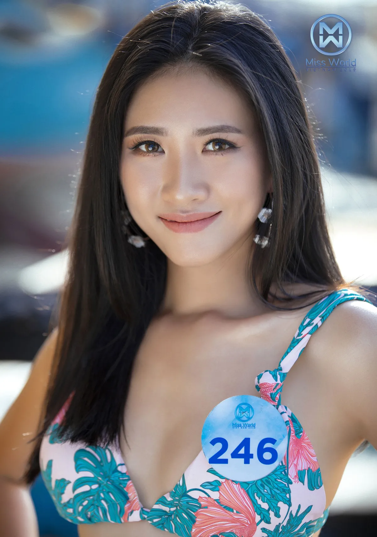 Thí sinh Miss World Việt Nam diện bikini thả dáng giữa biển trời Đà Nẵng - Ảnh 13.