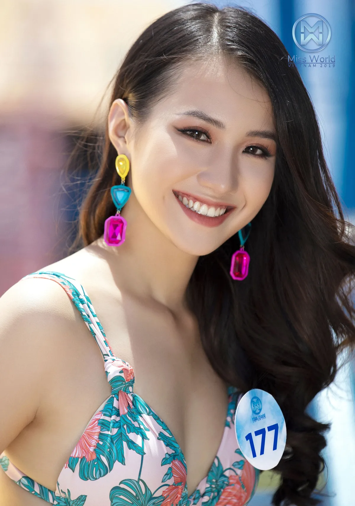 Thí sinh Miss World Việt Nam diện bikini thả dáng giữa biển trời Đà Nẵng - Ảnh 15.