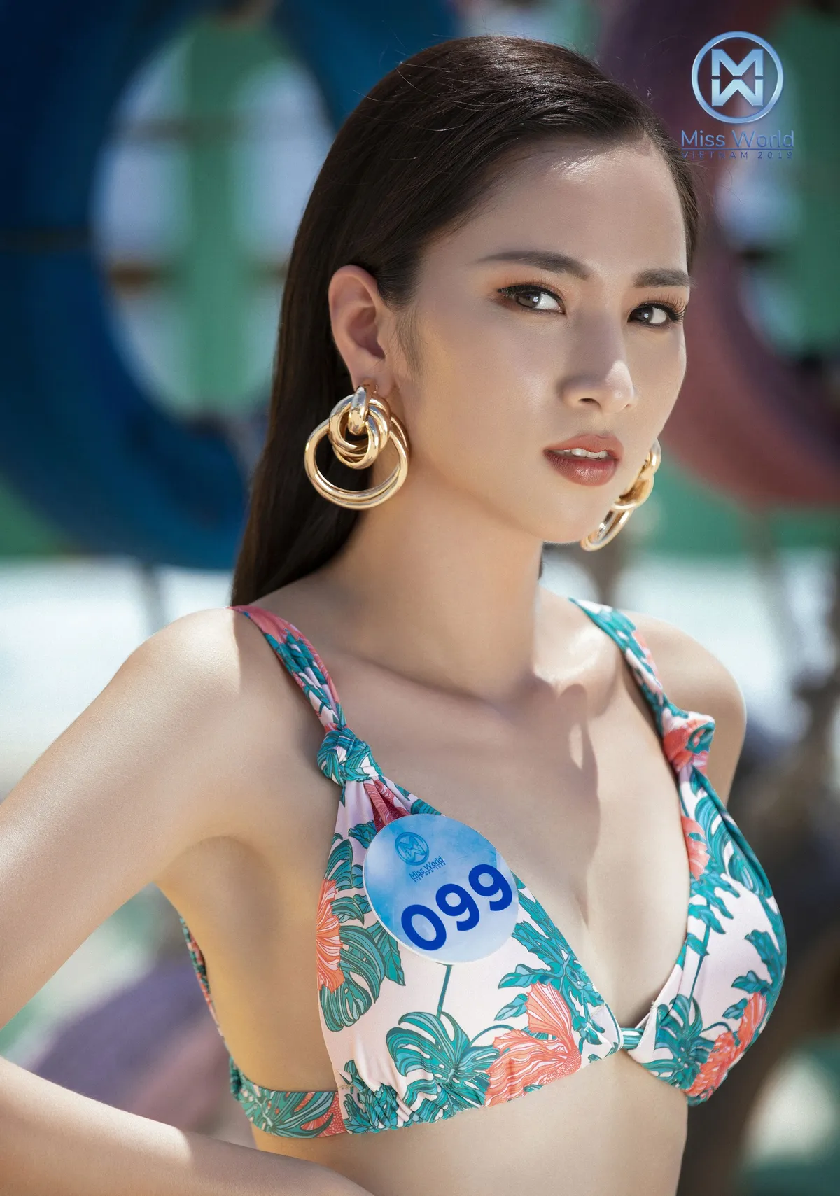 Thí sinh Miss World Việt Nam diện bikini thả dáng giữa biển trời Đà Nẵng - Ảnh 17.