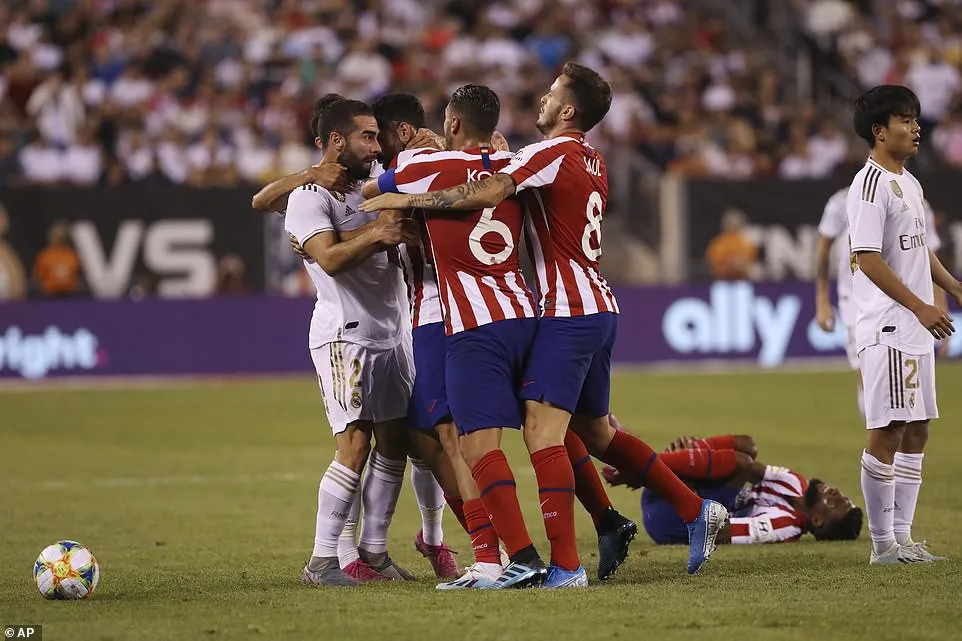 Diego Costa tỏa sáng, Ateltico vùi dập Real tại ICC 2019 - Ảnh 3. Diego Costa tỏa sáng, Ateltico vùi dập Real tại ICC 2019 - Ảnh 3.