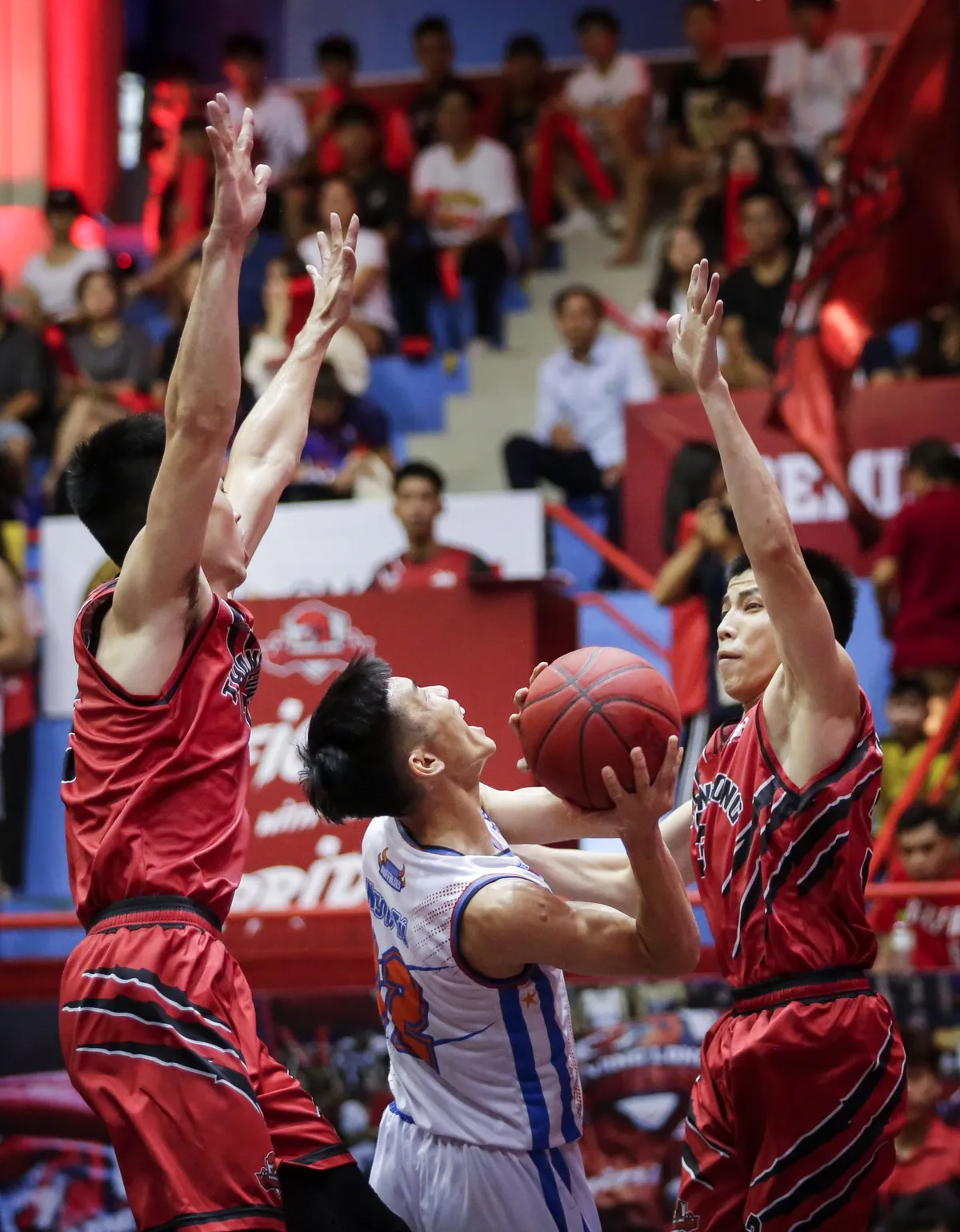 VBA 2019: Hanoi Buffaloes giành chiến thắng ở Derby Thủ đô - Ảnh 5.