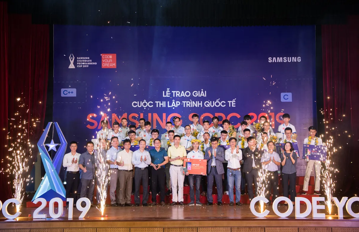 Trao giải cuộc thi lập trình SCPC 2019: Quả ngọt từ sân chơi “lập trình ước mơ” - Ảnh 1.