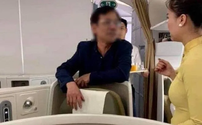 Cục Hàng không cân nhắc cấm bay hành khách bị tố sàm sỡ - Ảnh 1. Cục Hàng không cân nhắc cấm bay hành khách bị tố sàm sỡ - Ảnh 1.