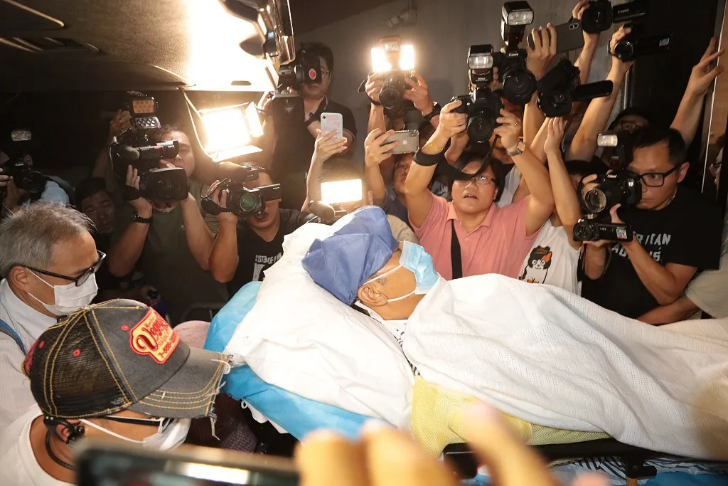 Hậu bị ám sát hụt, sao phim Tomb Raider nhận ra giá trị của gia đình - Ảnh 1. Hậu bị ám sát hụt, sao phim Tomb Raider nhận ra giá trị của gia đình - Ảnh 1.