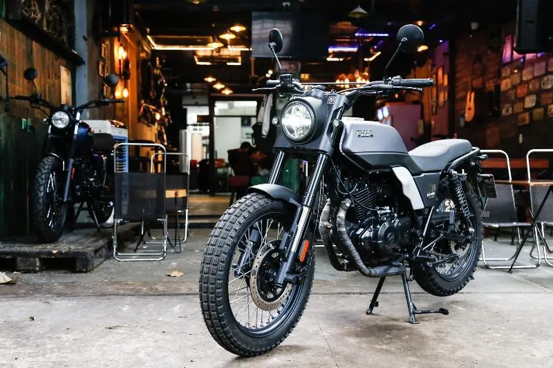 Cận cảnh m&ocirc; t&ocirc; cổ điển Brixton Glanville 250 - Ảnh 1.