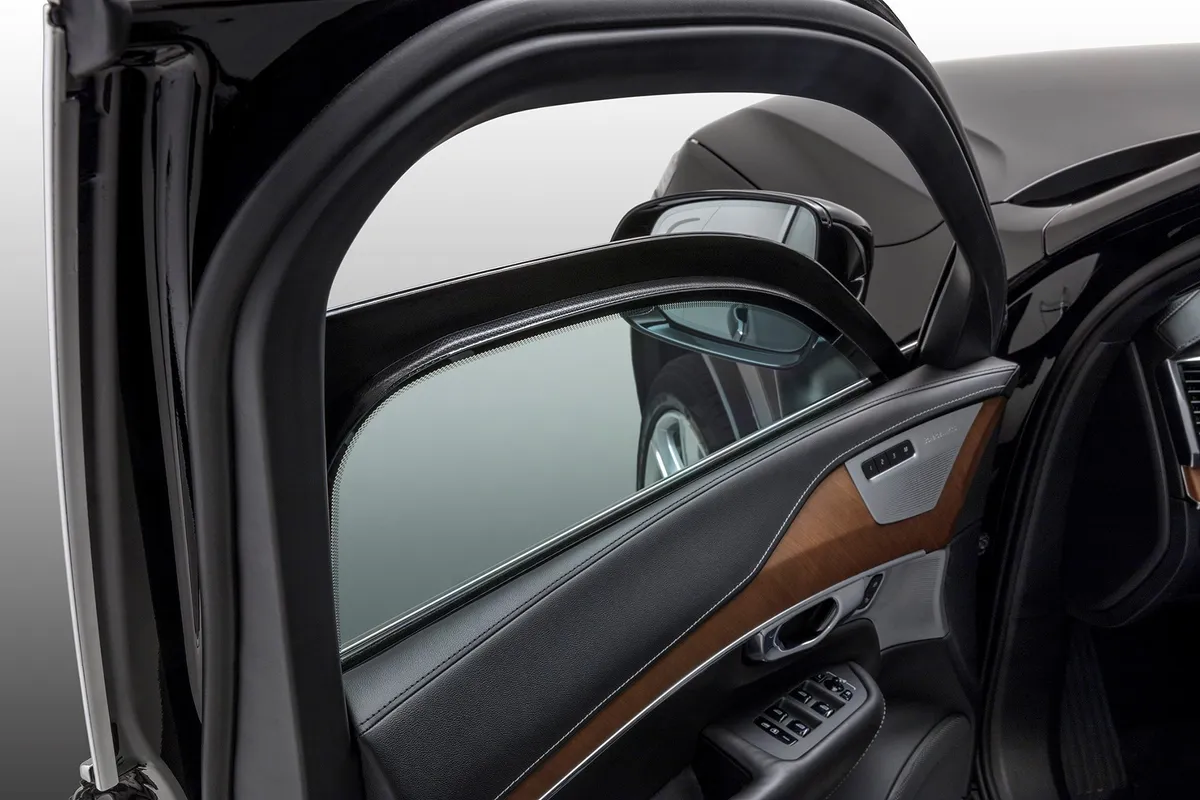 Xe sang bọc thép XC90 của Volvo có thể chịu lực công phá của 15 kg TNT - Ảnh 3.