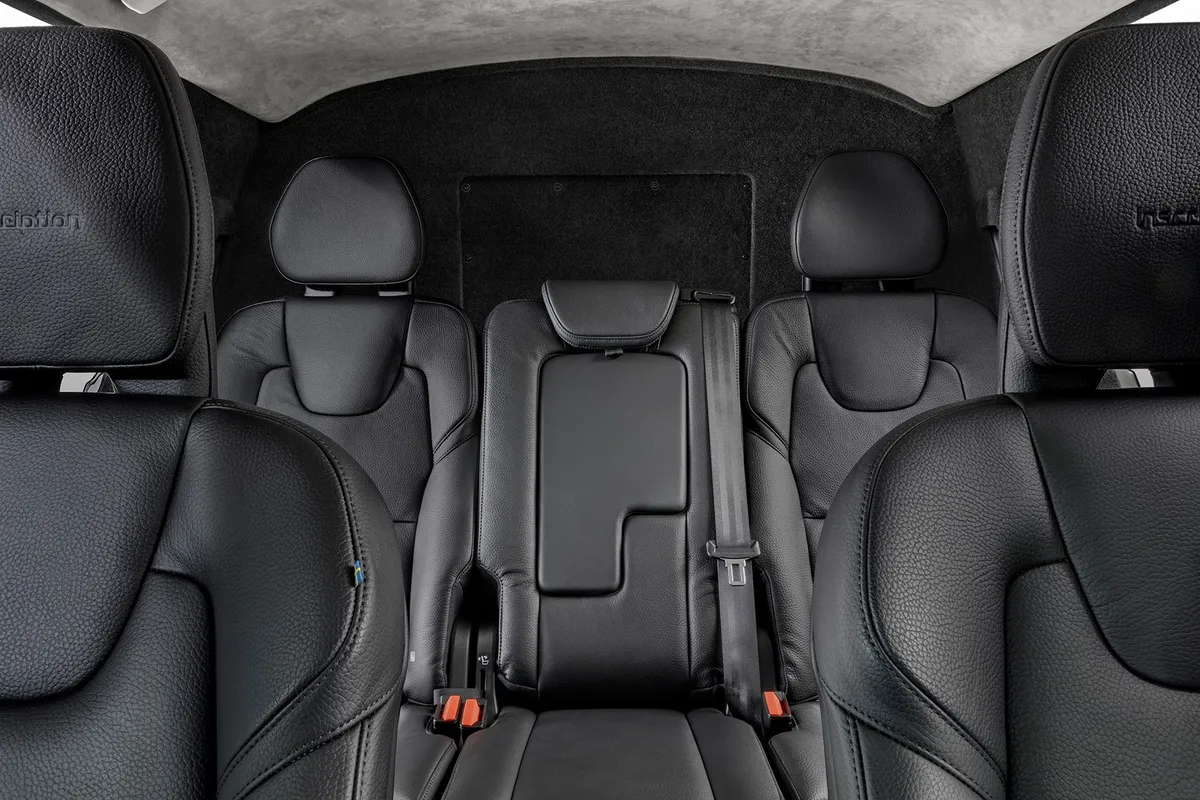 Xe sang bọc thép XC90 của Volvo có thể chịu lực công phá của 15 kg TNT - Ảnh 5.