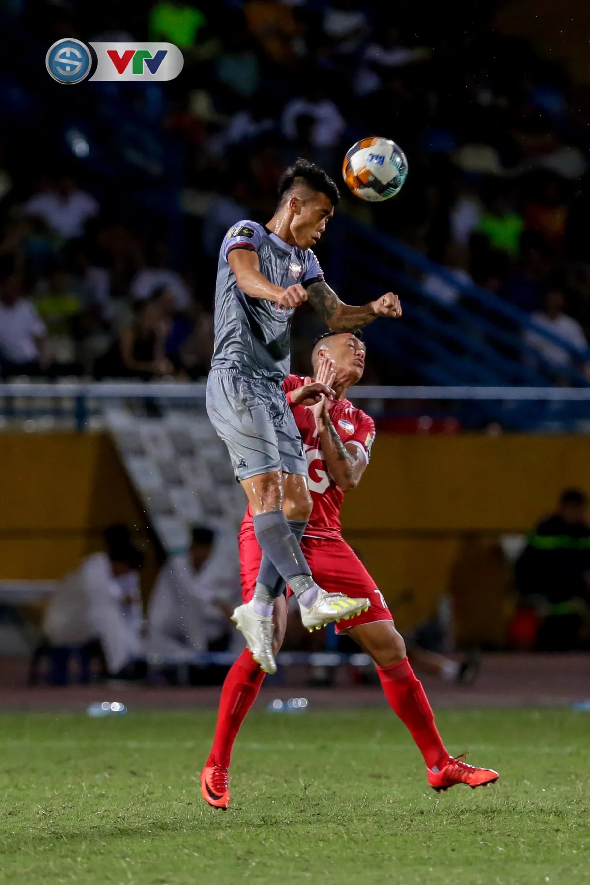 ẢNH: Thua CLB Viettel, CLB TP Hồ Chí Minh đối diện với nguy cơ mất ngôi đầu bảng - Ảnh 8. ẢNH: Thua CLB Viettel, CLB TP Hồ Chí Minh đối diện với nguy cơ mất ngôi đầu bảng - Ảnh 8.