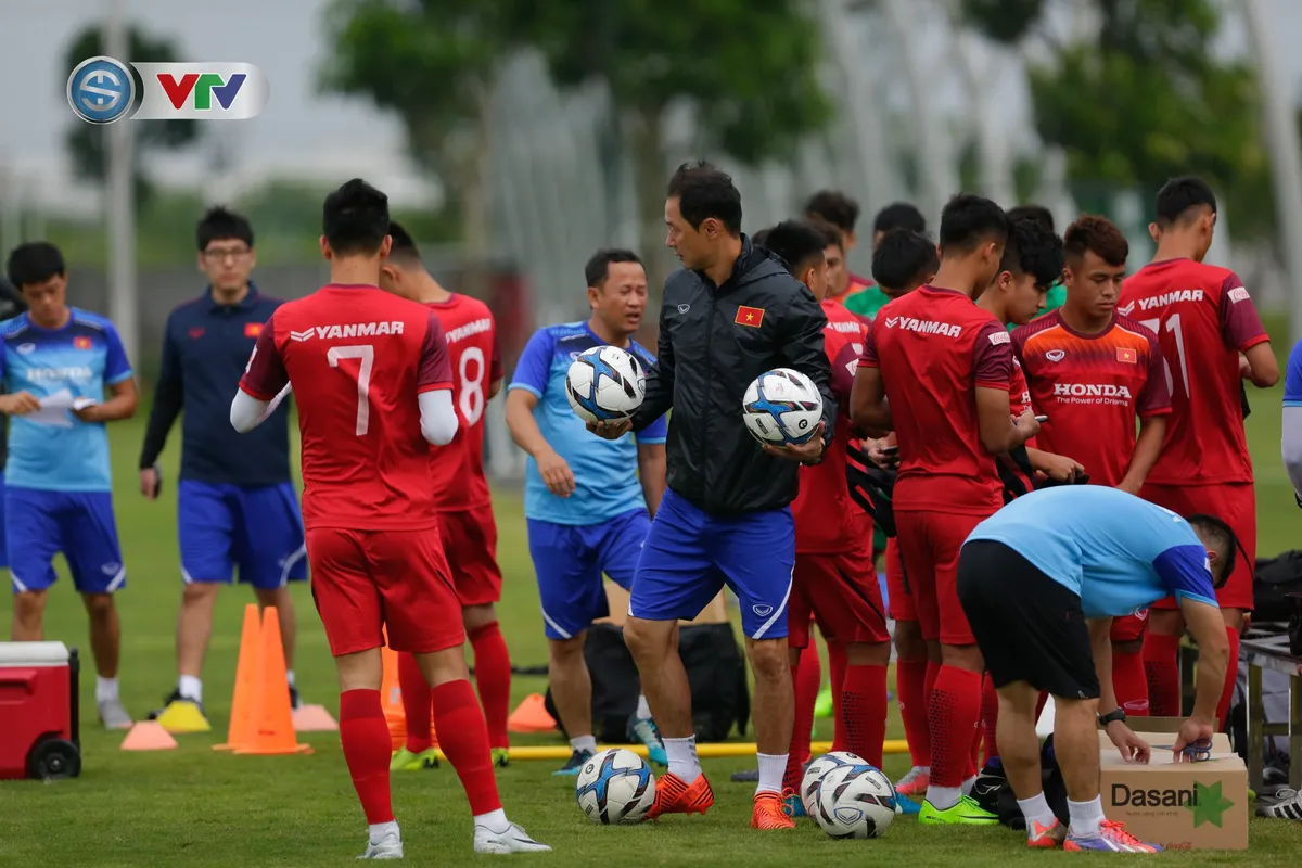 U23 Việt Nam đầy đủ quân số, HLV Park Hang Seo tìm kiếm nhân tố mới - Ảnh 4. U23 Việt Nam đầy đủ quân số, HLV Park Hang Seo tìm kiếm nhân tố mới - Ảnh 4.